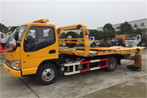 高州哪里有拖车服务